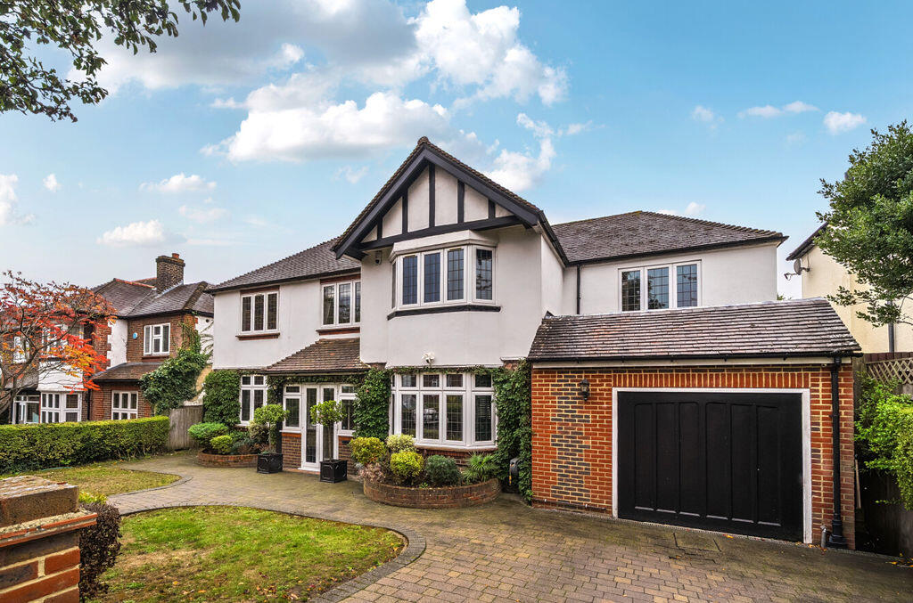 4-bed detached on Warwick Road, Coulsdon, £1,250,000
