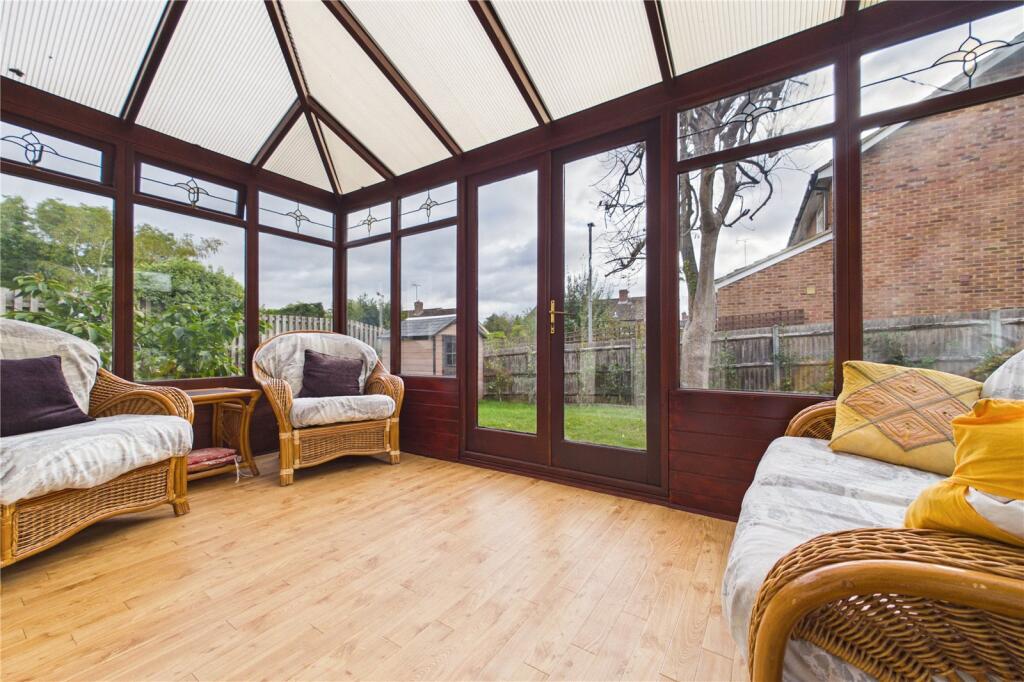 House in Reading, Little Heath, Tilehurst - More