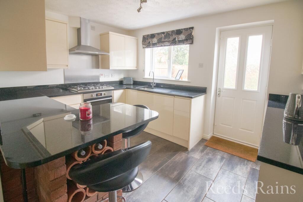 Coventry Avenue, Great Sutton, Ellesmere Port, Cheshire, CH66 photo 3