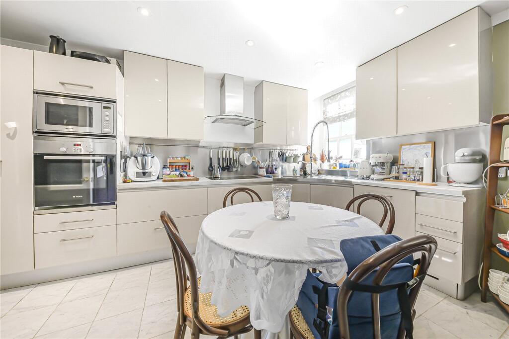 2 bedroom penthouse for rent