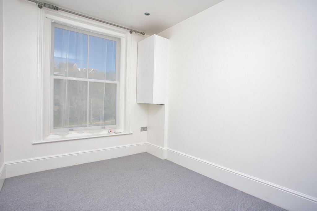 Apartment in Folkestone, Foord - More