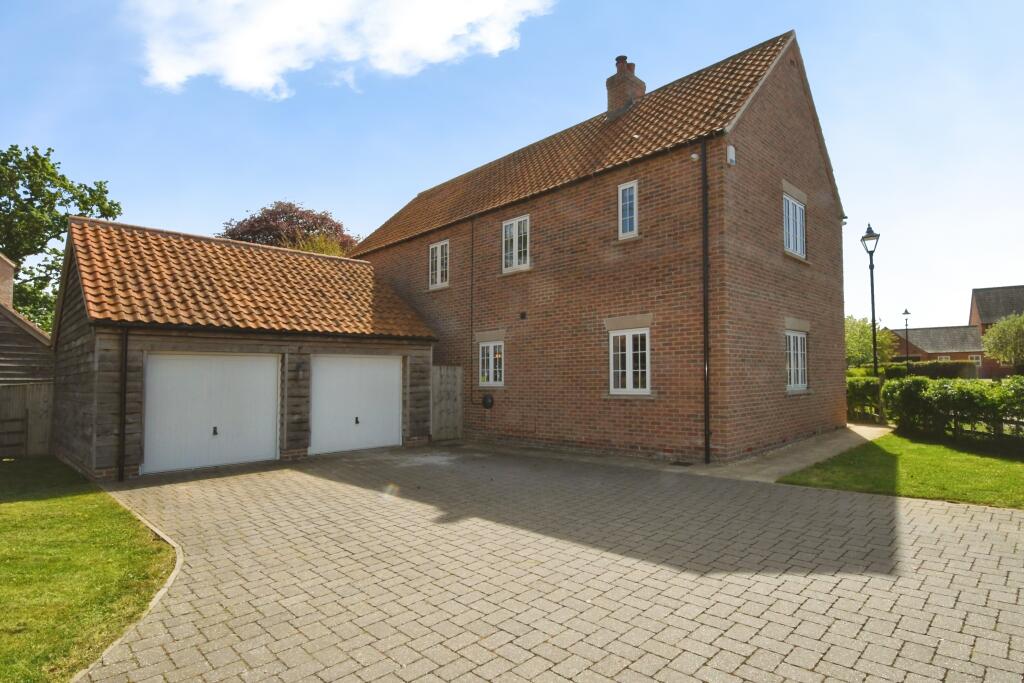 House in West Lindsey, Fillingham - View 3