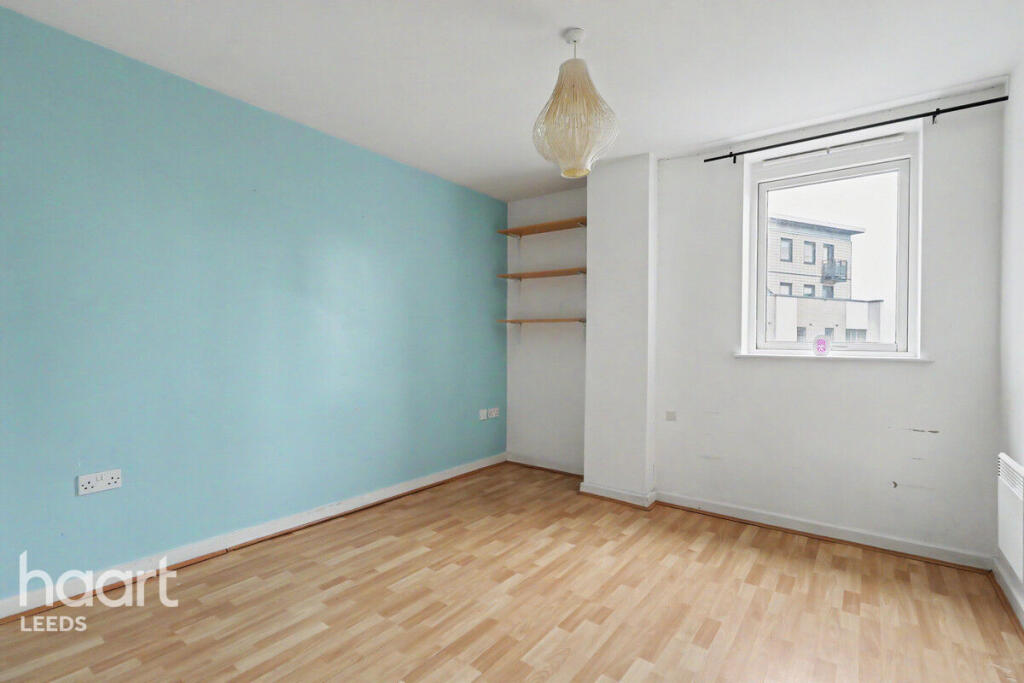 Apartment in Leeds, West Yorkshire - View 4