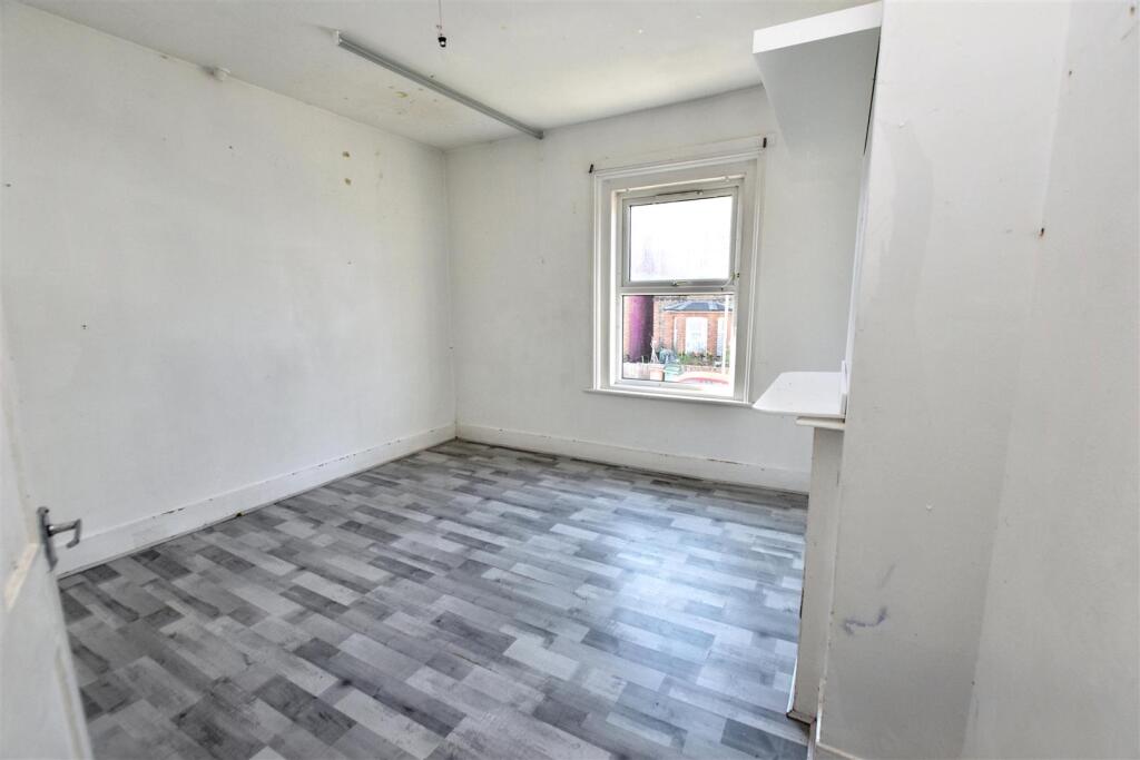 House in Tunbridge Wells, Kent - More