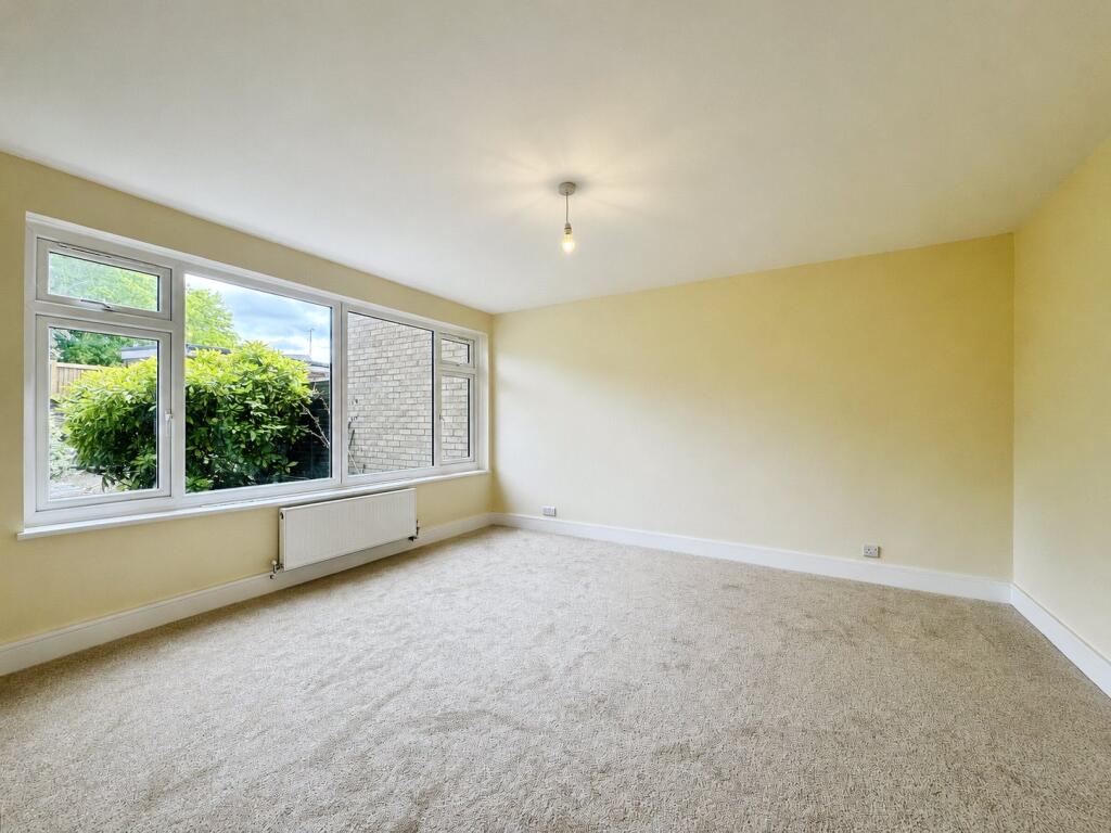House in Rushmoor, Totland, Farnborough - View 2