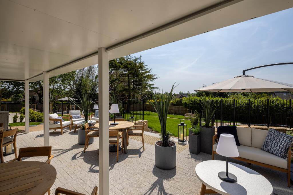 Apartment in Lymington - More