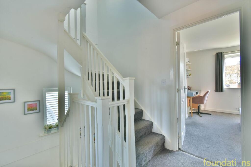 House in Tonbridge - More
