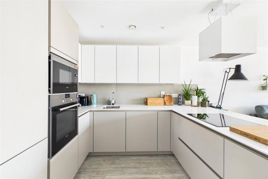 Apartment in London - View 2