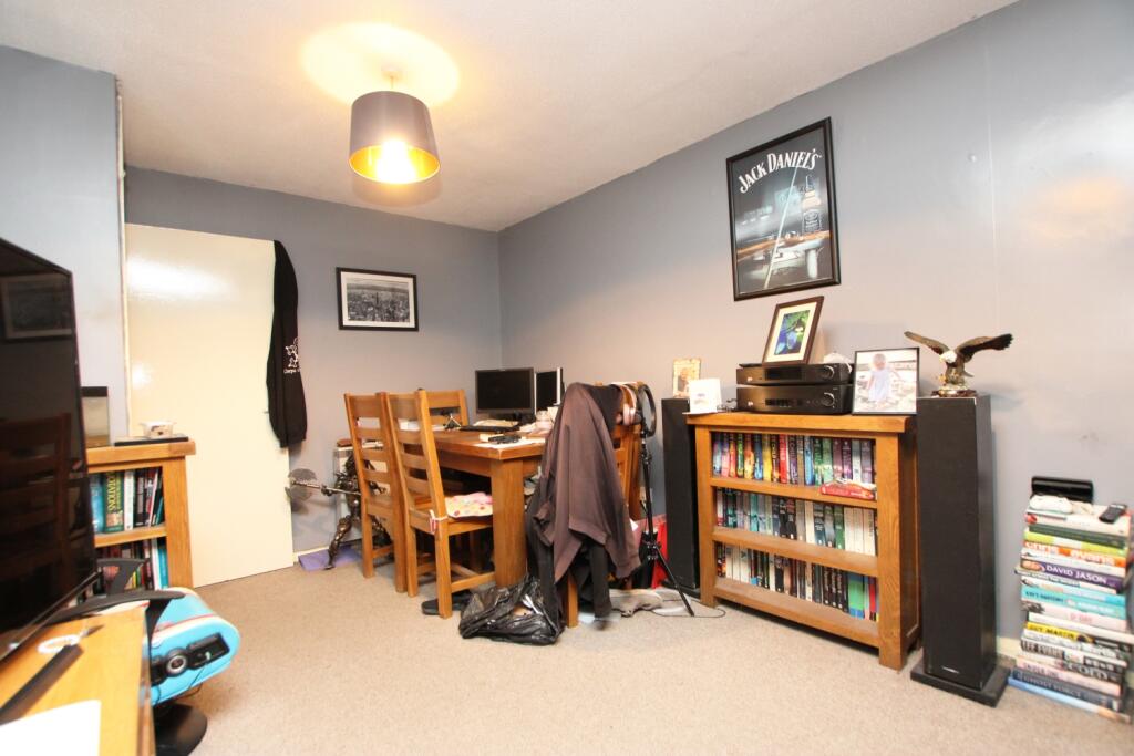 Manor Court, Strode Road, Wellingborough,  photo 2