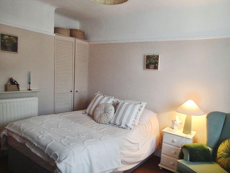 33, Canberra Road, Christchurch                ***NO ONWARD CHAIN*** photo 3