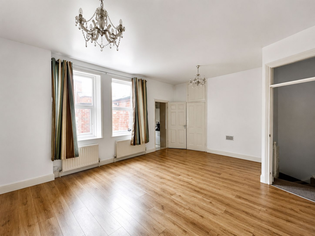 Apartment in Newcastle upon Tyne - View 4