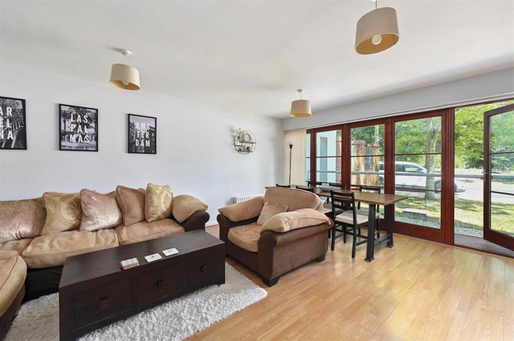 Hollies Court, Basingstoke - View 4