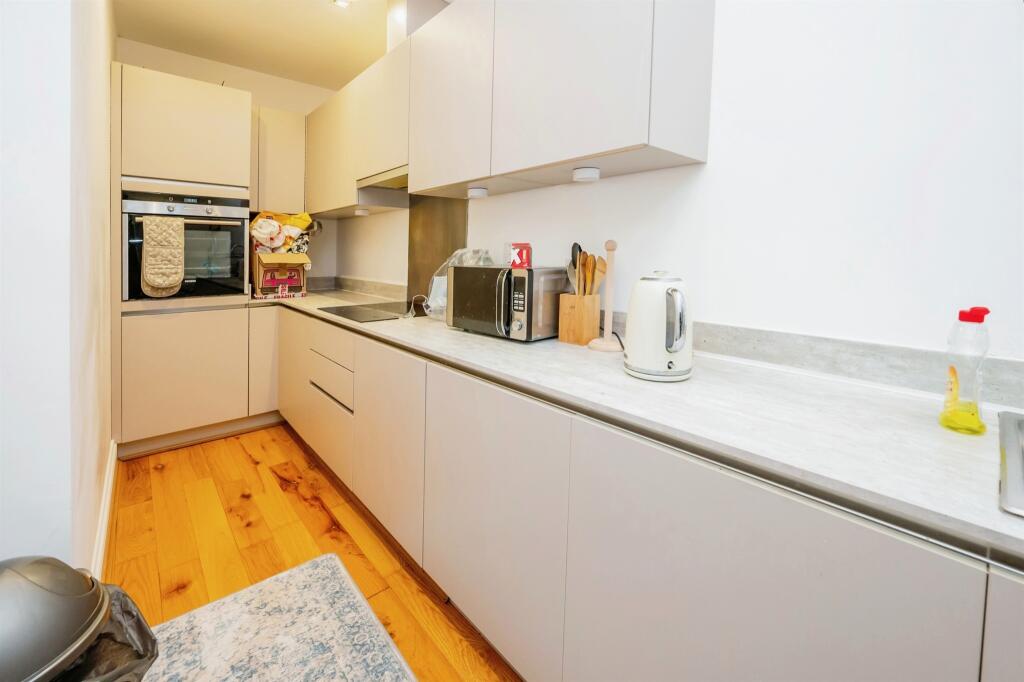 Apartment in Birmingham, Ladywood - View 3