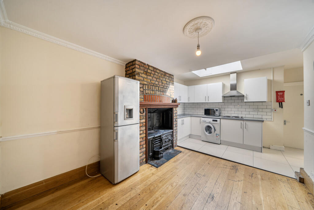 Apartment in London - More