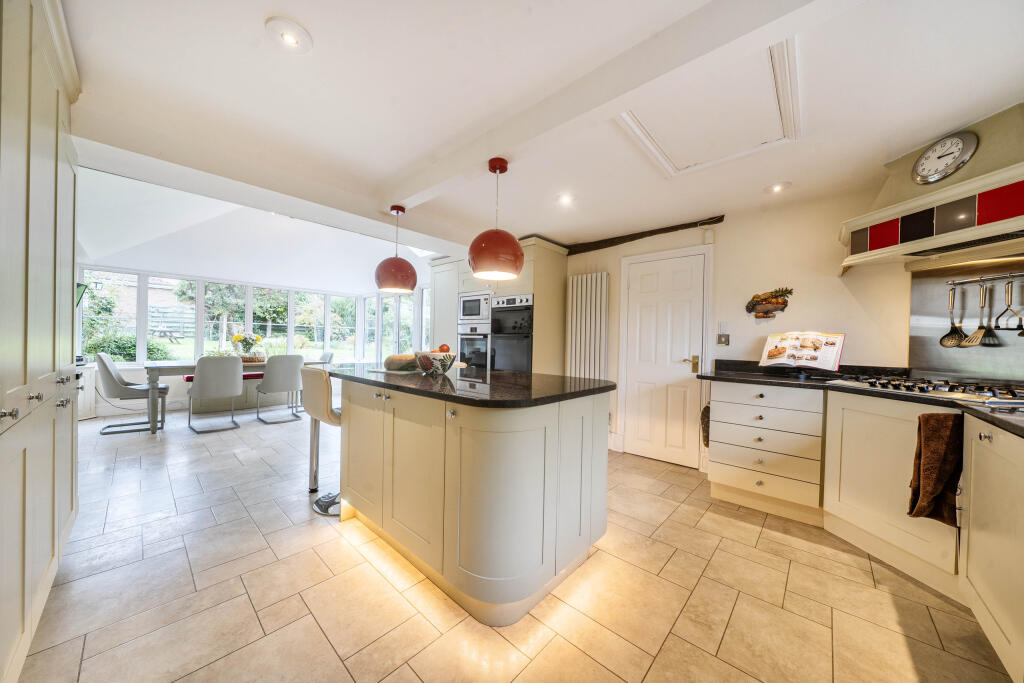 House in Basingstoke and Deane, Smiths Green, Sherborne St. John - View 3