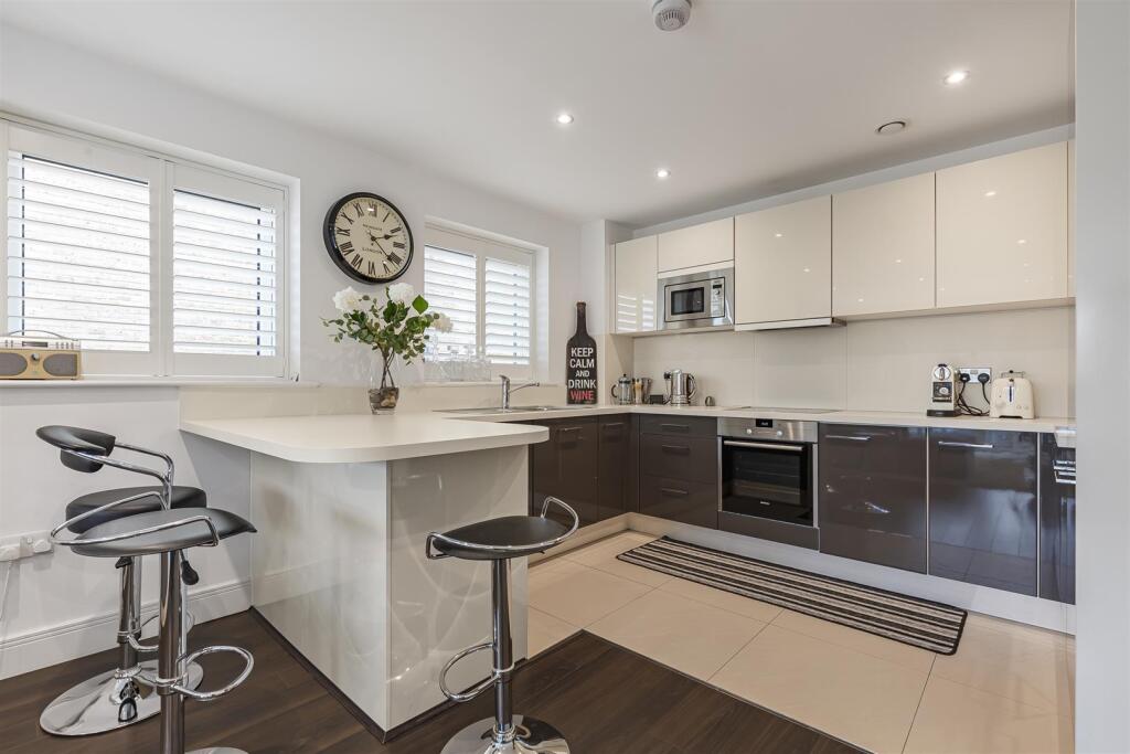 Roehampton Lane, Putney, SW15 photo 3