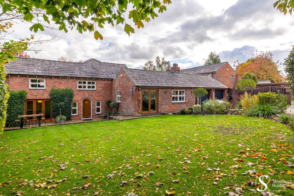 Main image of property: Steadings Rise, Mere, WA16