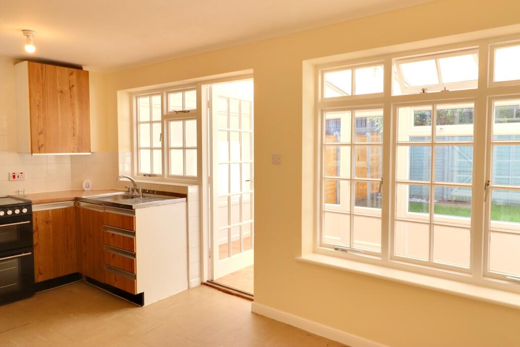 Freshfield Gardens Waterlooville Unfurnished - View 4