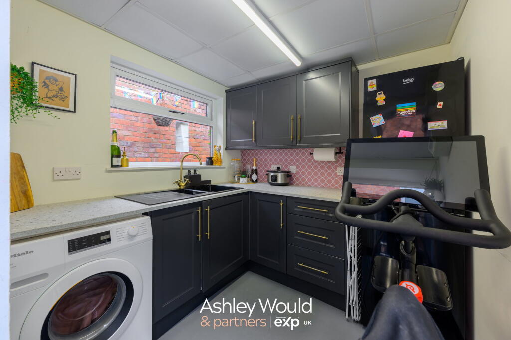 Additional image 6 of Laurel Lane, Halesowen, B63 3DA