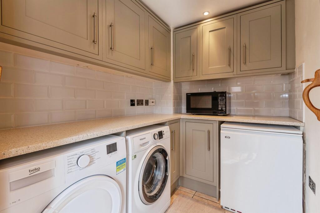 House in Taunton - View 5
