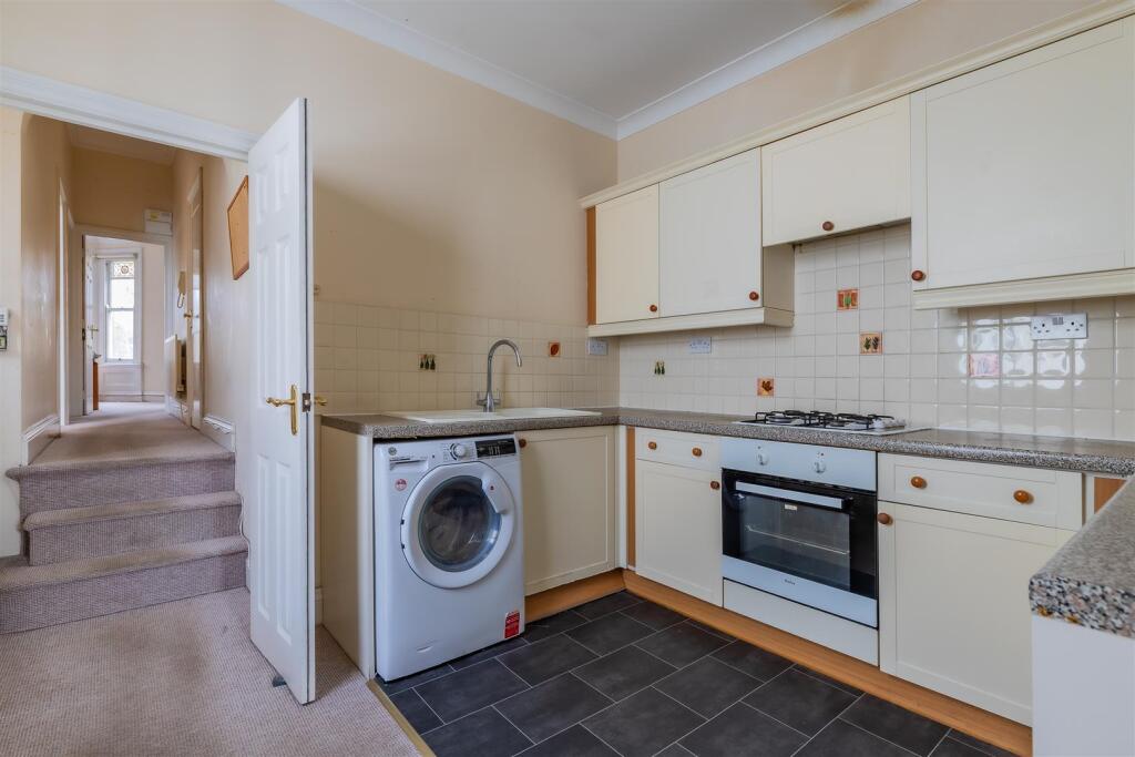 Ninian Rd, Roath, Cardiff – pohled 6