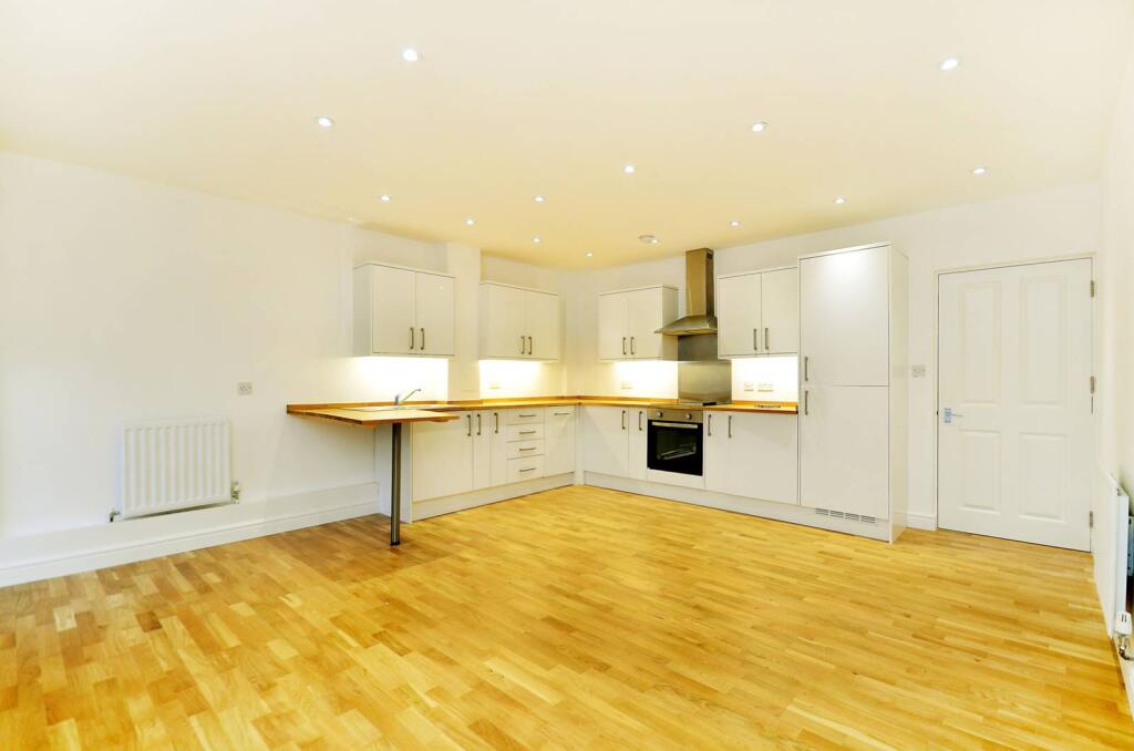 Main image of property: Portland Road, South Norwood, London, SE25
