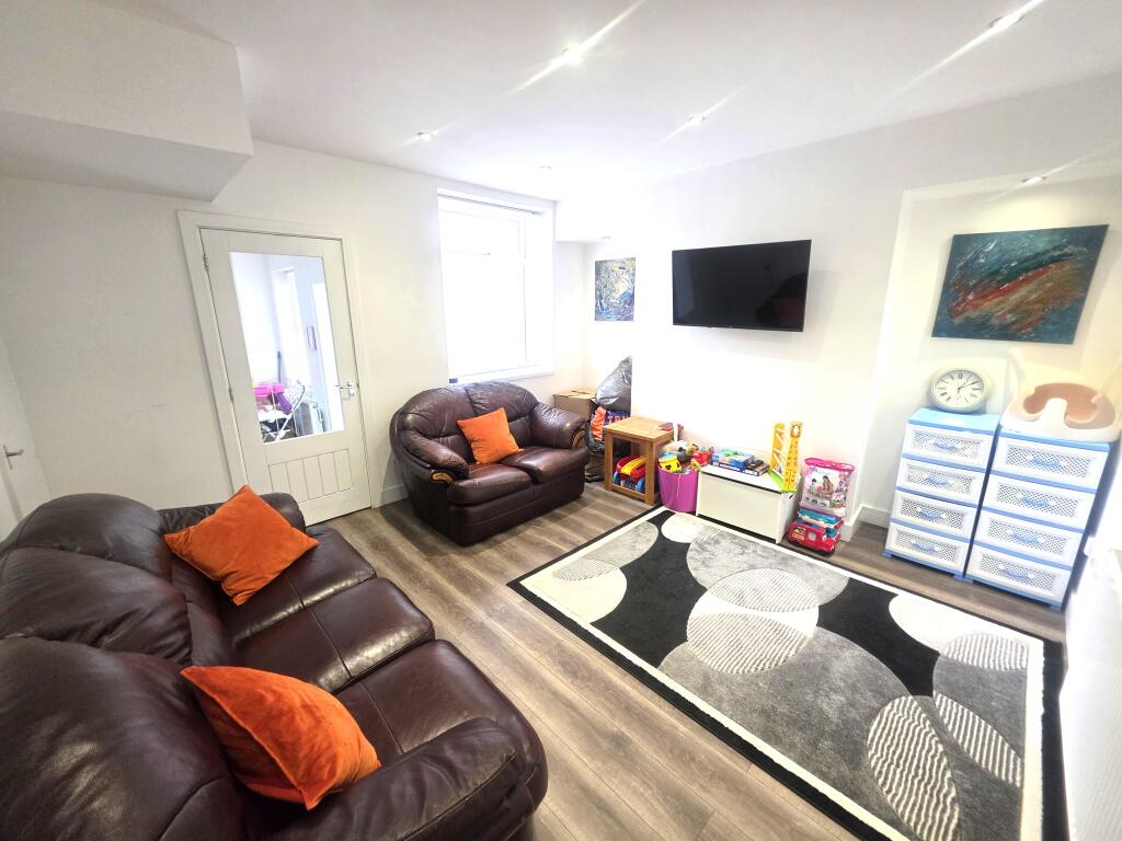 House in Blackwood, Caerphilly - View 4