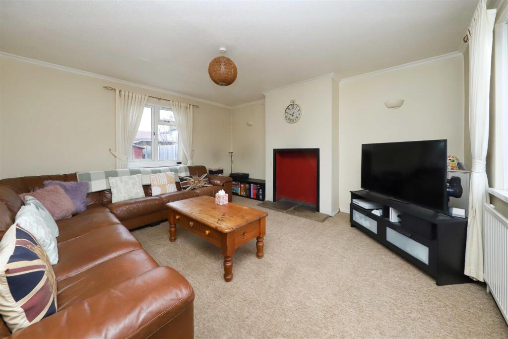 Bell Avenue, West Drayton photo 3
