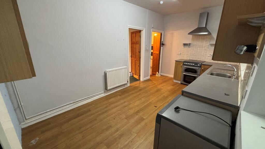 House in Stoke-on-Trent - More