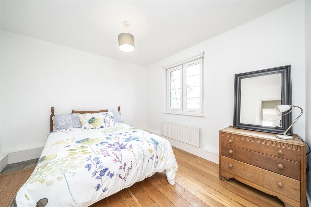 Apartment in London, Old Kingshold Estate, Hackney - More