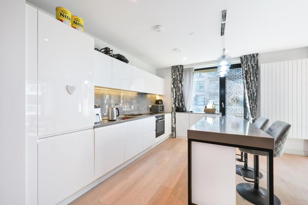 Apartment in London - More