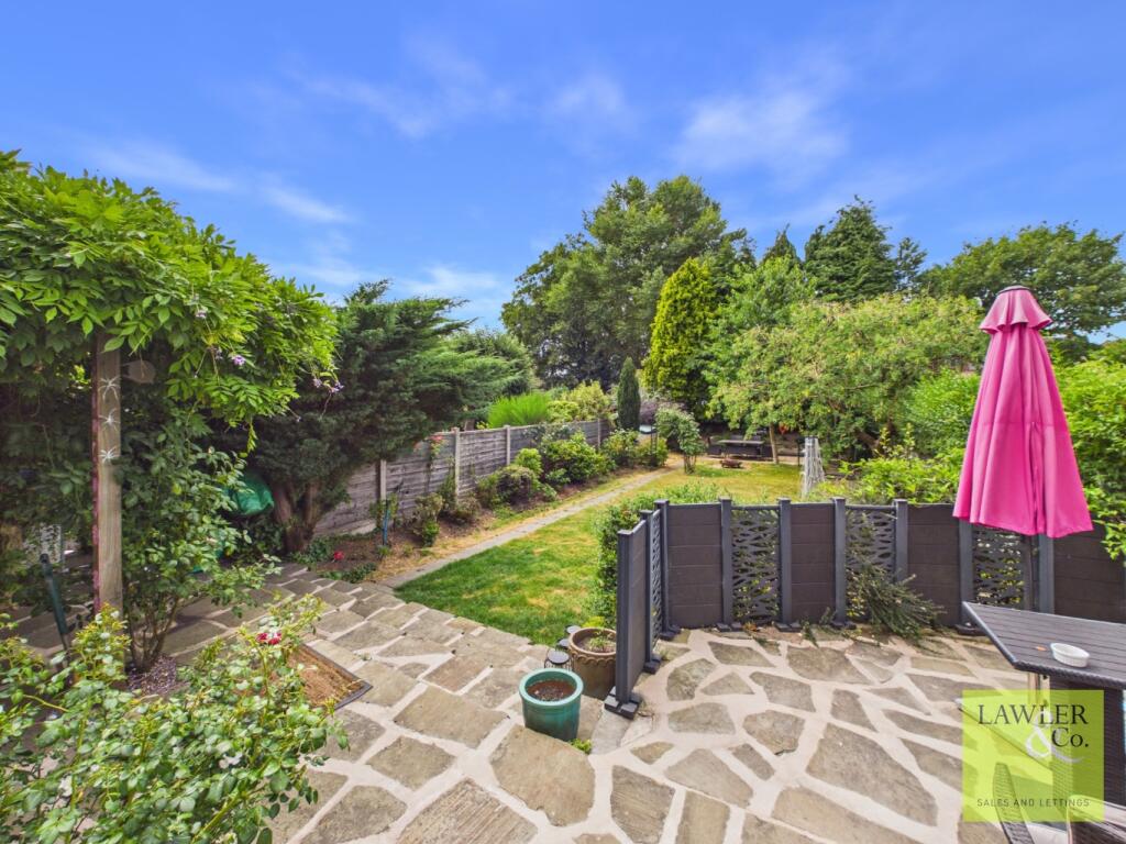 Dialstone Lane, Offerton, Stockport, SK2 7LD photo 2