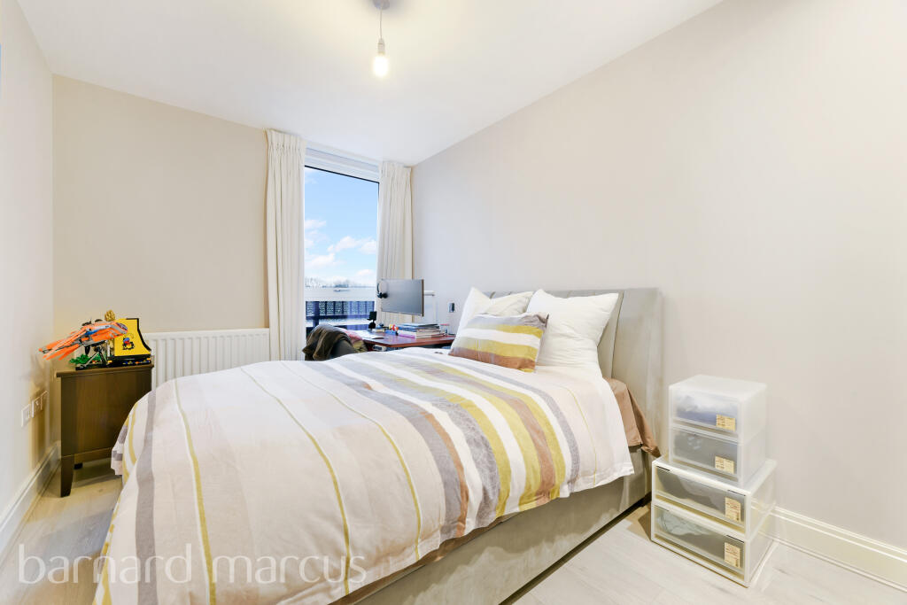 Apartment in Kingston upon Thames - More