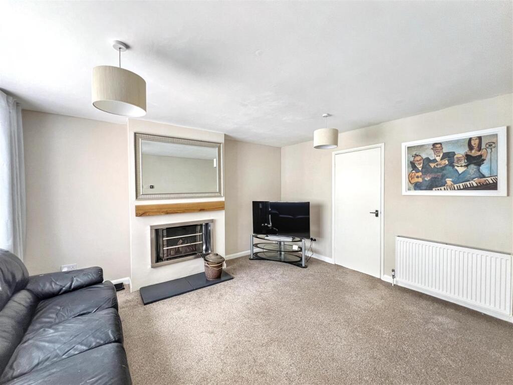 Mill Road, Bozeat, Wellingborough - View 2