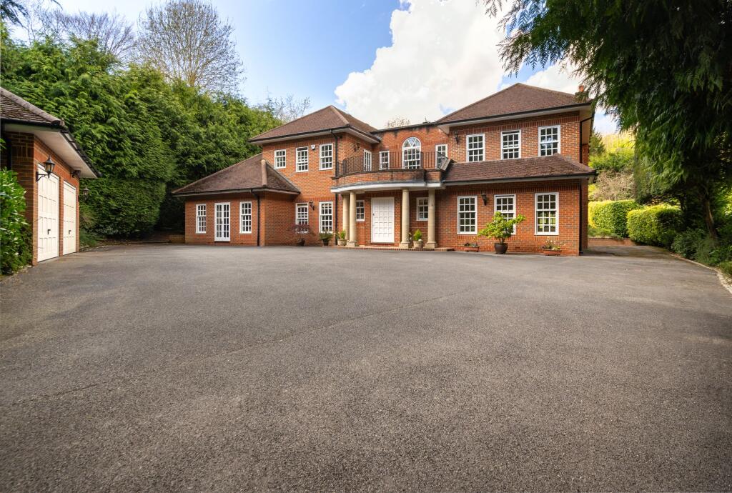 Main image of property: Slines Oak Road, Woldingham, CR3