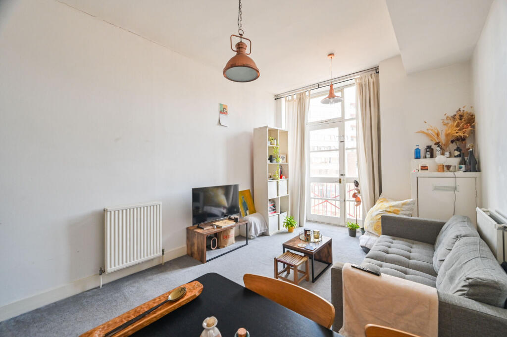 Apartment in London, Bethnal Green - More
