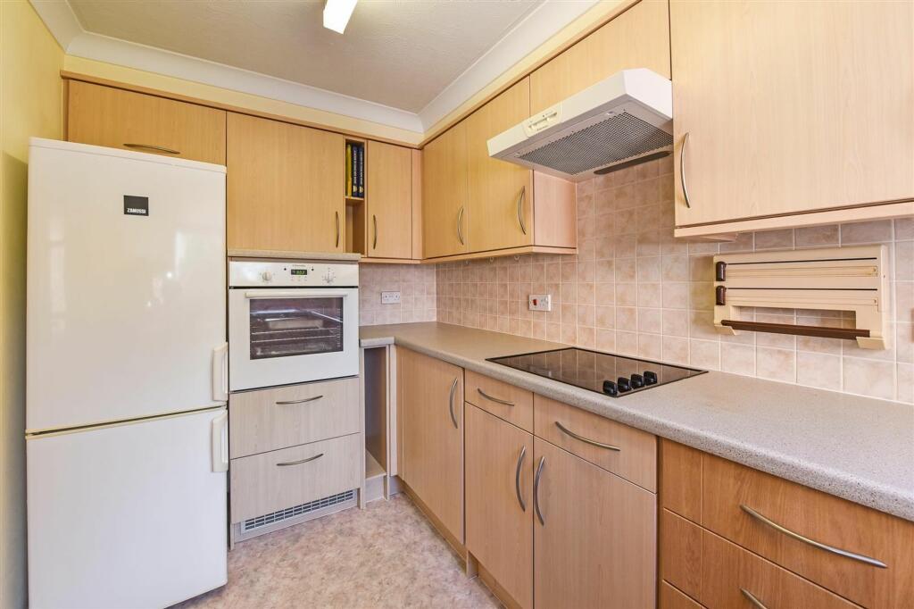 Stockbridge Road, Chichester, PO19 - View 2