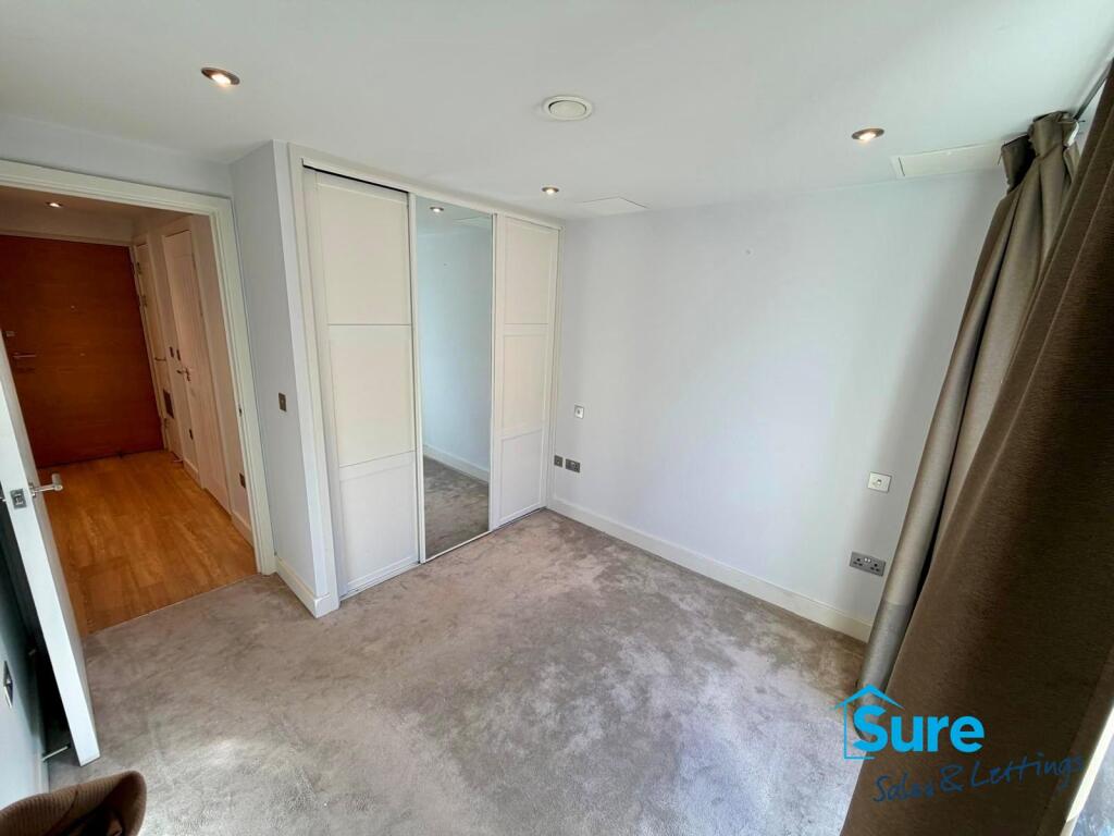 Apartment in Gloucester - More