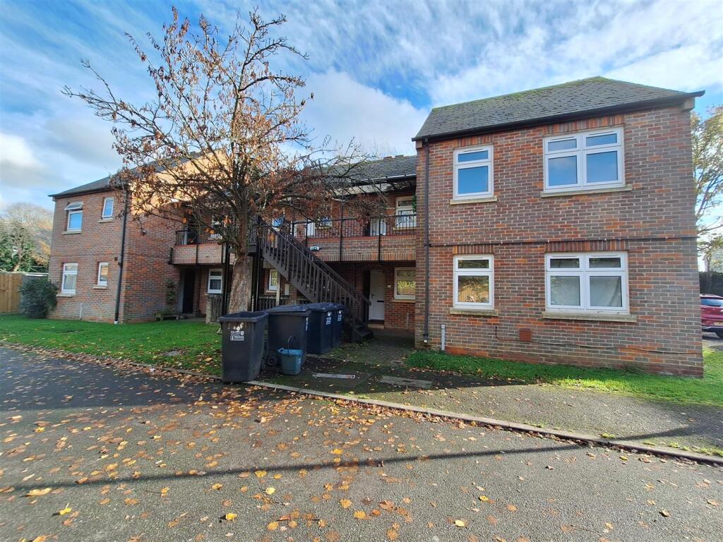 Main image of property: Haltside, Hatfield