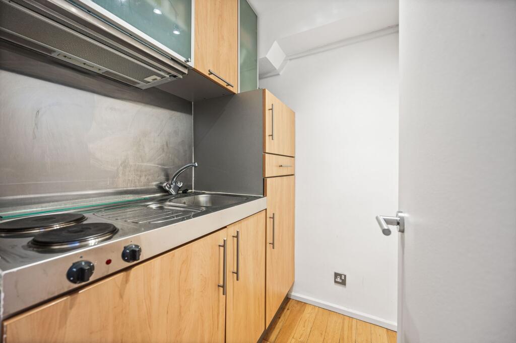 24-25 Kensington Gardens Square, Bayswater, W2 photo 4
