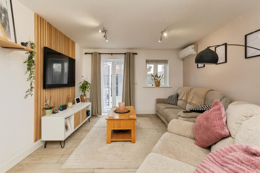 House in Bristol, St George - View 5
