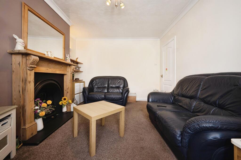 House in Luton - View 4