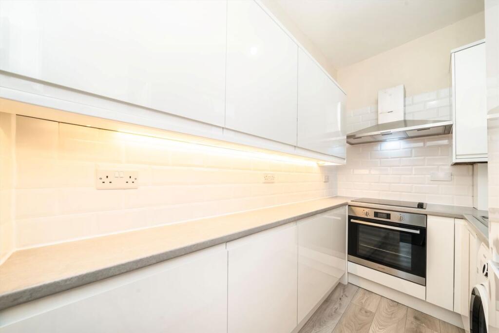 Apartment in London - View 3