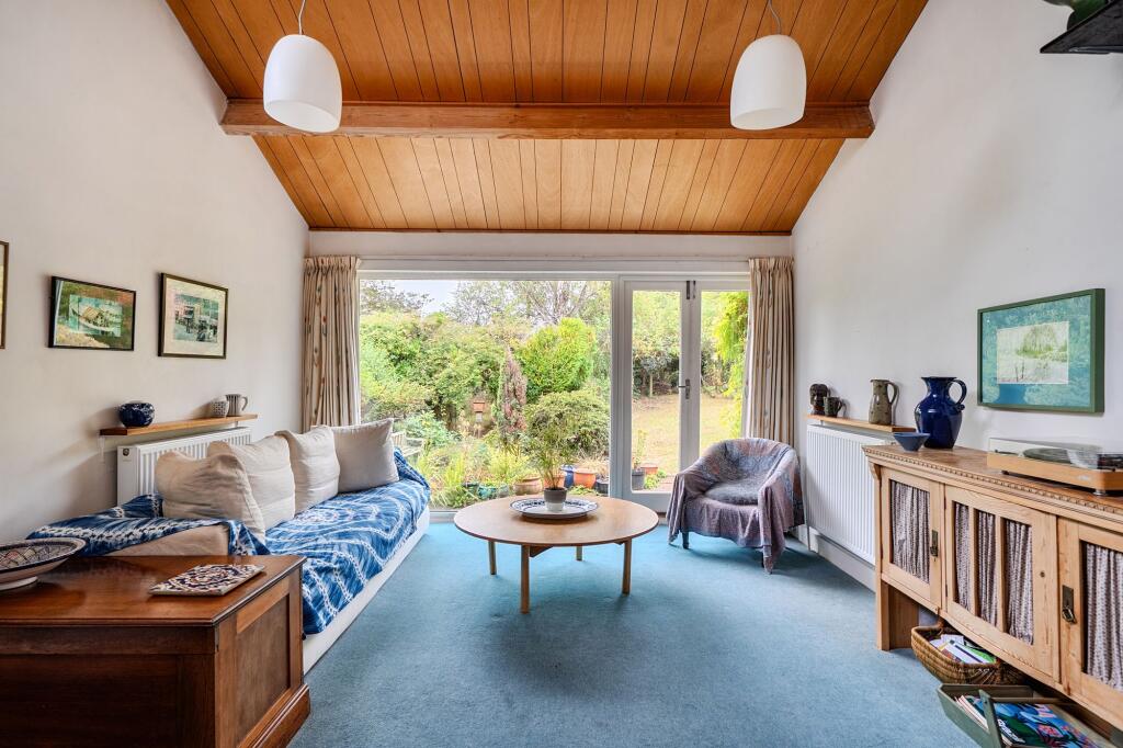 House in Croydon - View 4