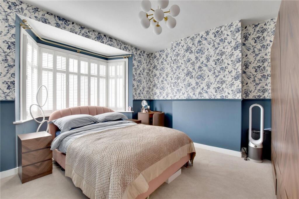 House in London, Cordwell Estate, Hither Green - More