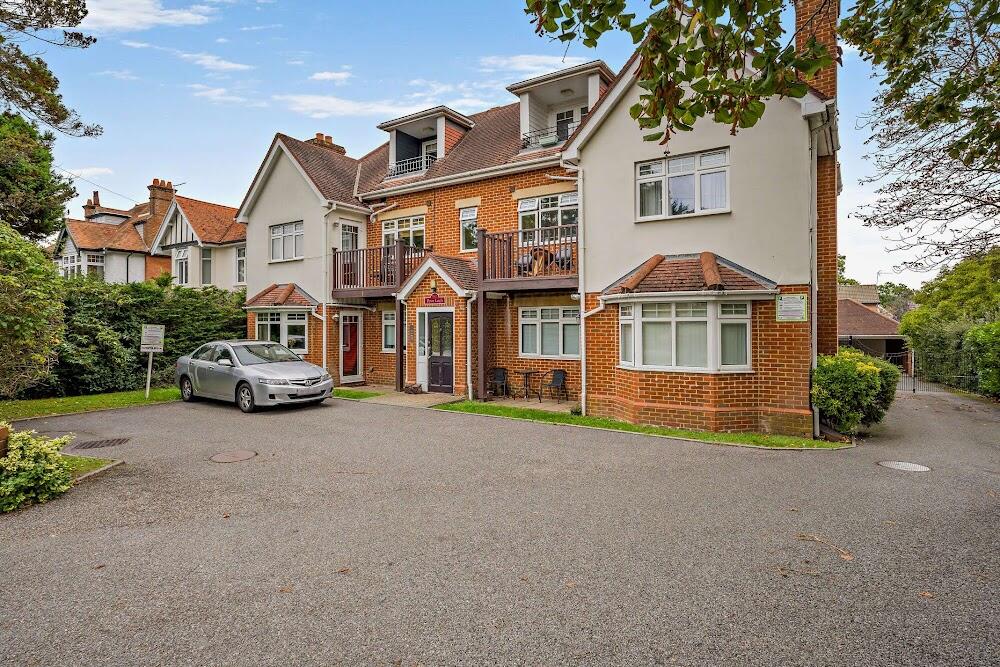 2-bed flat on Penn Hill Avenue, Poole, BH14, £280,000