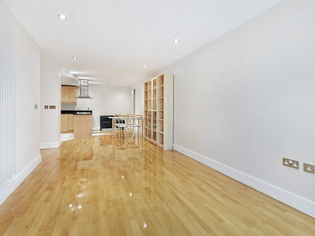 Main image of property: Millharbour, Canary Wharf, E14