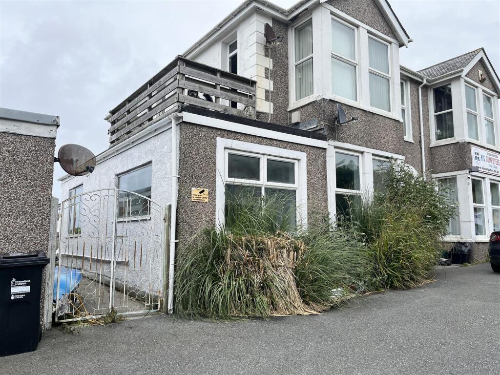 Main image of property: Lane Newquay