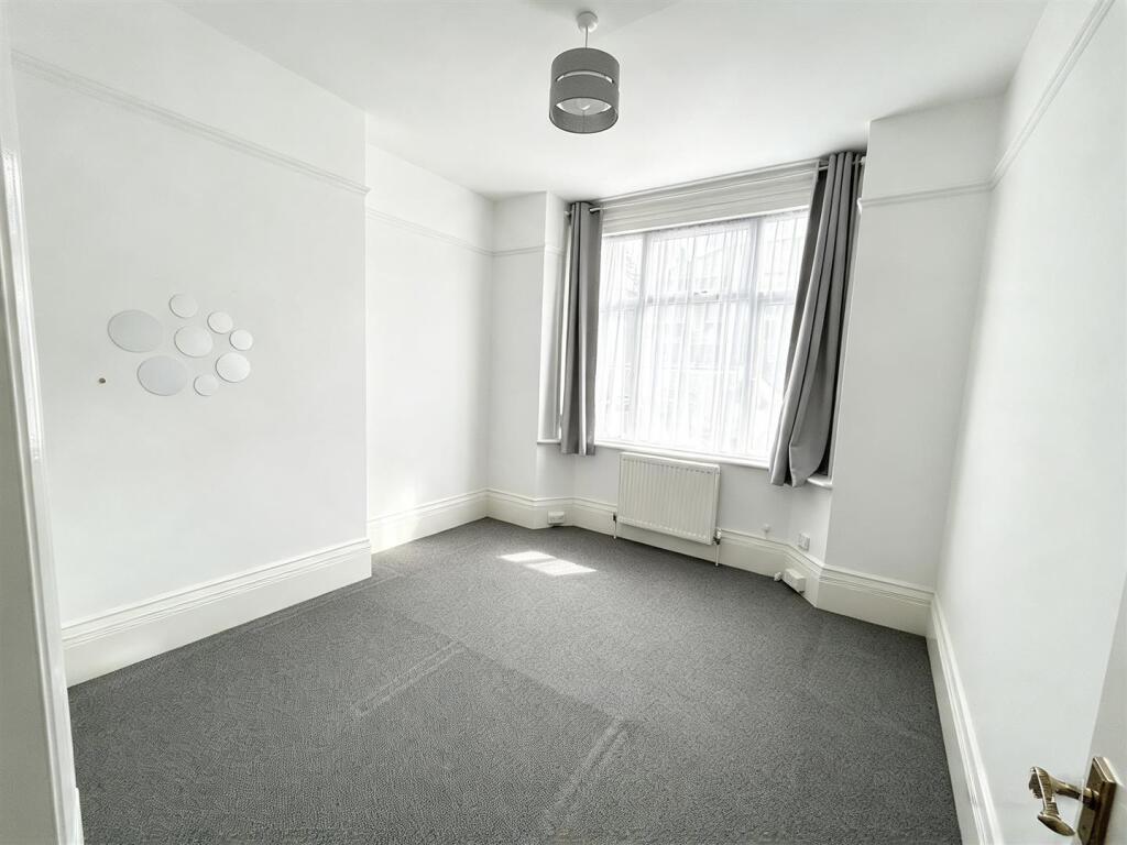 Apartment in London - View 2