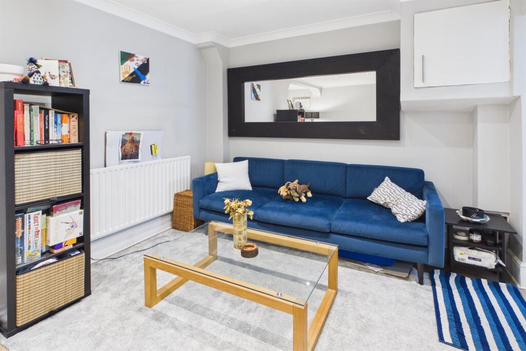 Apartment in London, Brixton - View 3
